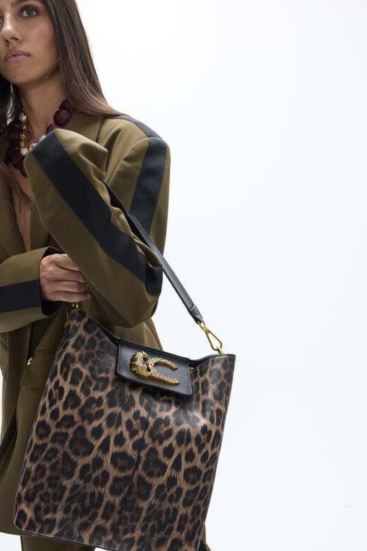 LOLA CASADEMUNT SHOPPER WITH CHAIN D en color N  (1)