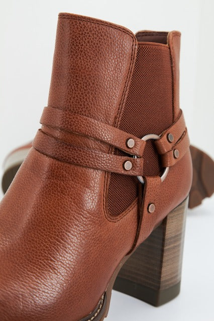 TAMARIS   en color COGNAC  (4)