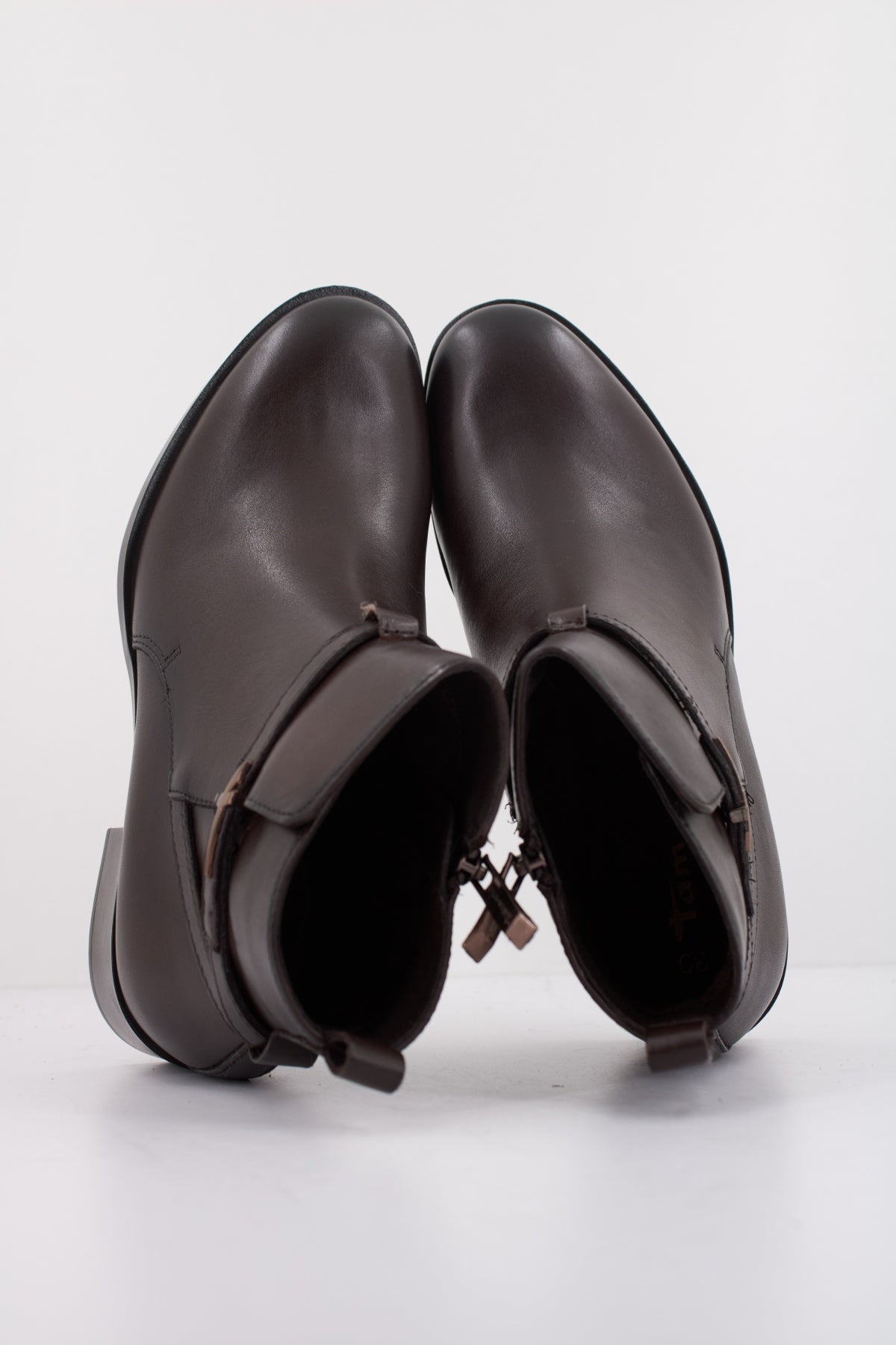 TAMARIS   en color MAHOGANY  (3)