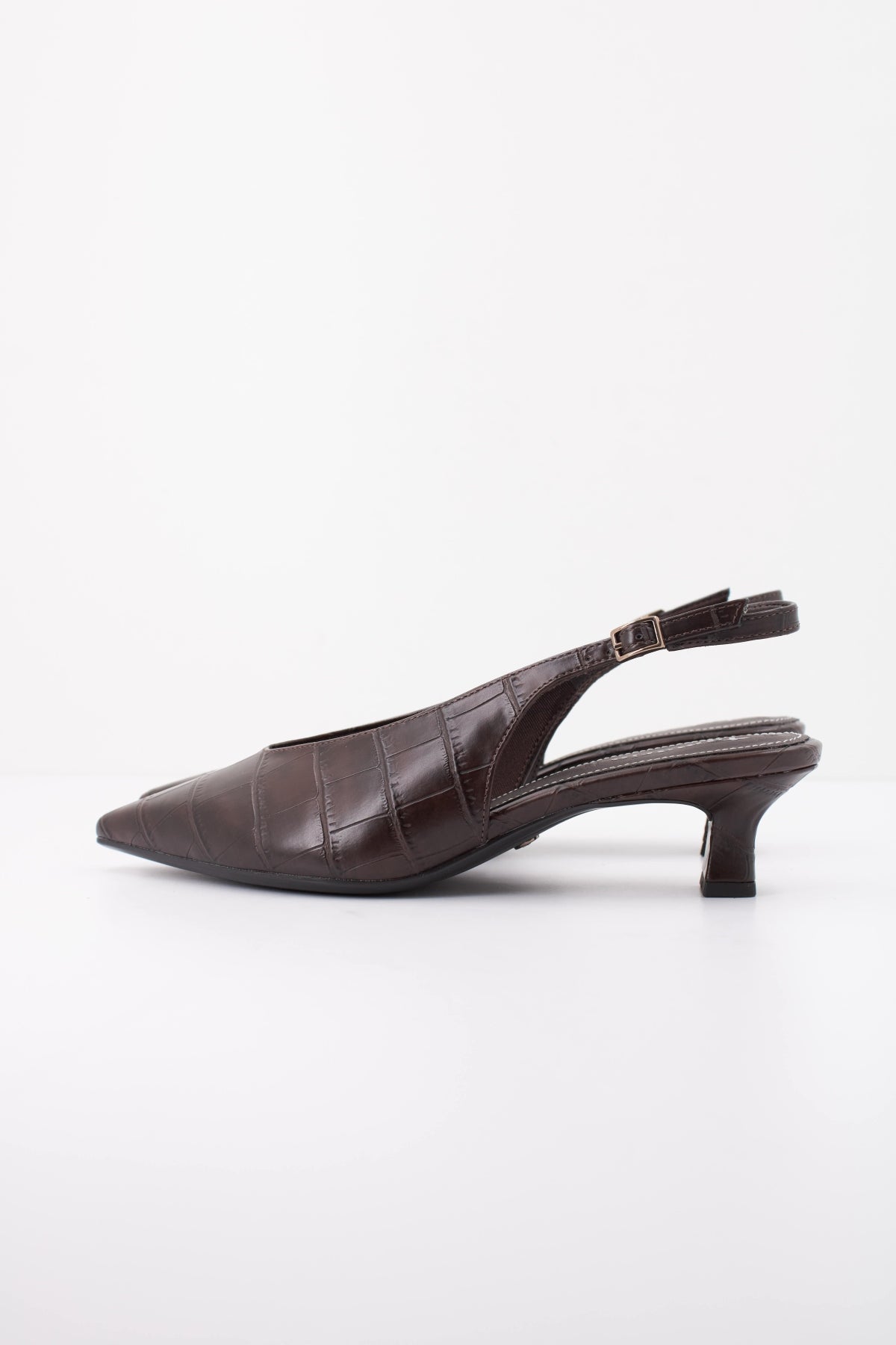 TAMARIS   ZAPATO TACO en color MOCCA  (1)