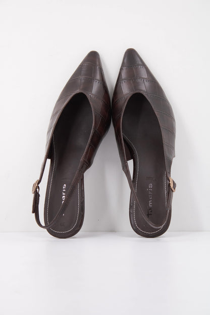 TAMARIS   ZAPATO TACO en color MOCCA  (3)