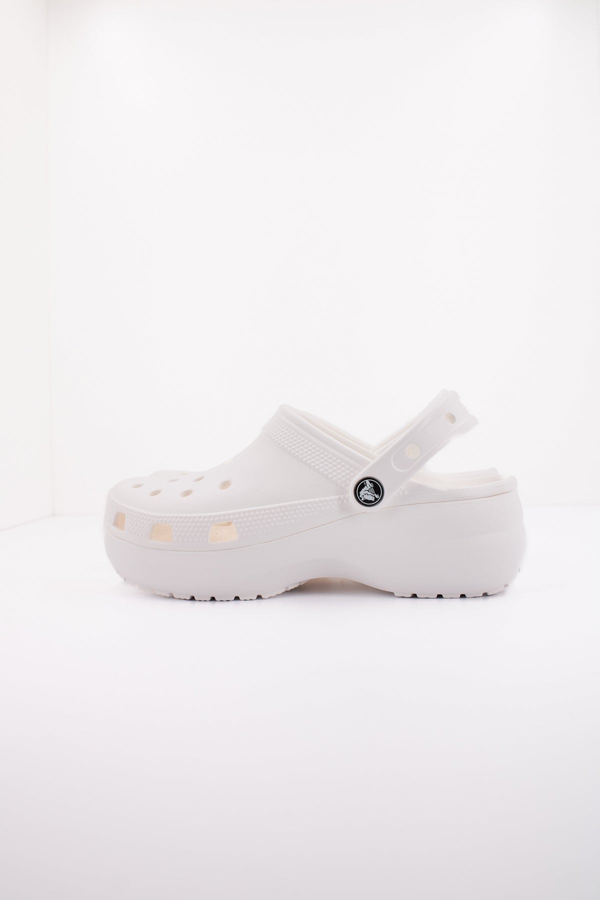 CROCS CLASSIC PLATFORM CLO en color WHITE  (1)