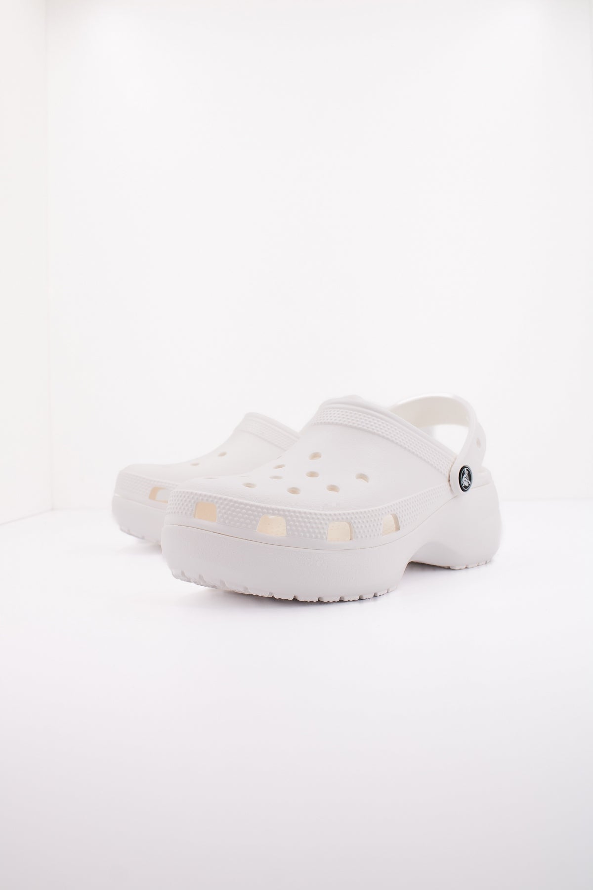 CROCS CLASSIC PLATFORM CLO en color WHITE  (2)