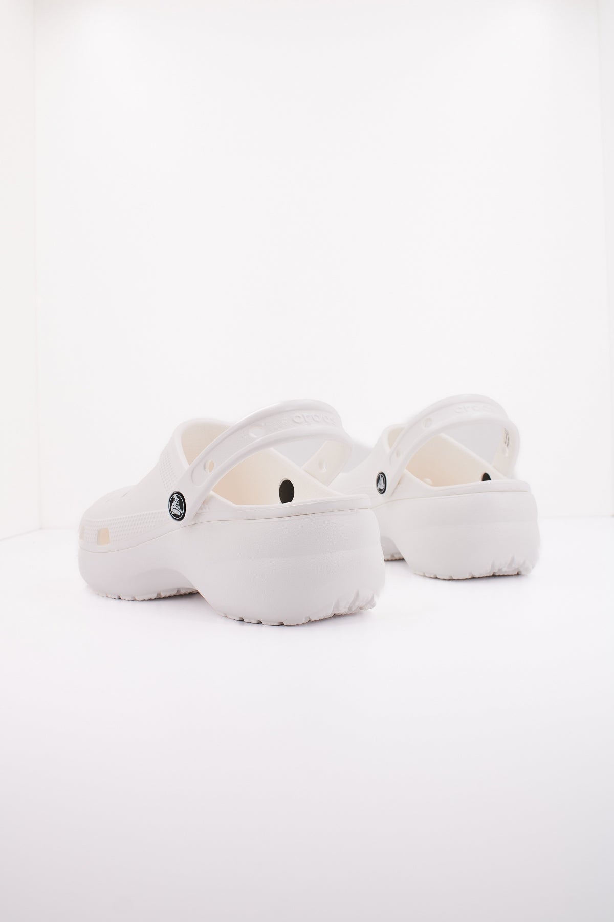 CROCS CLASSIC PLATFORM CLO en color WHITE  (3)