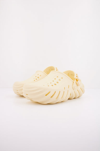 CROCS ECHO CLOG en color BUTTERCREA  (2)