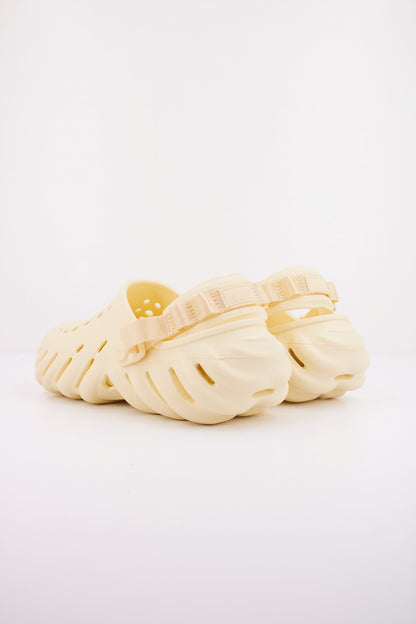 CROCS ECHO CLOG en color BUTTERCREA  (4)