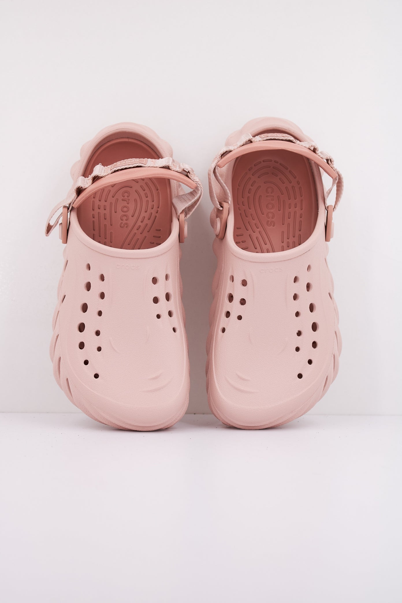 CROCS ECHO CLOG en color PINK CLAY  (3)