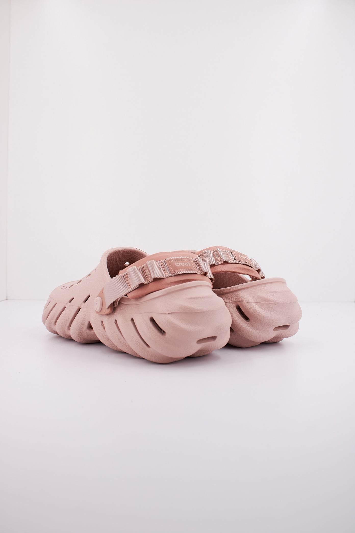 CROCS ECHO CLOG en color PINK CLAY  (4)