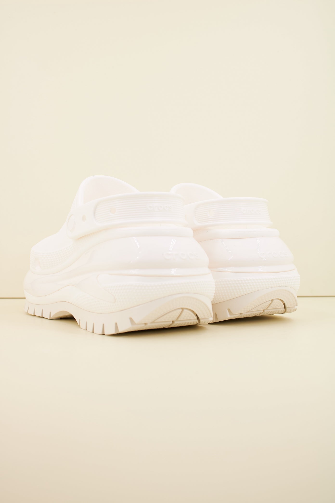 CROCS CLASSIC MEGA CRUSH C en color WHITE  (3)