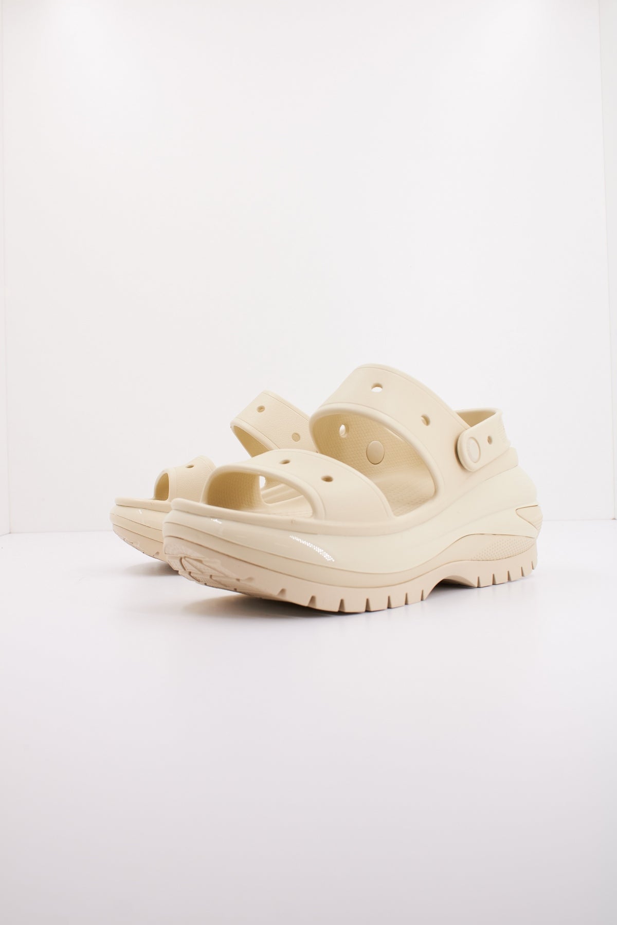 CROCS CLASSIC MEGA CRUSH S en color BONE  (2)