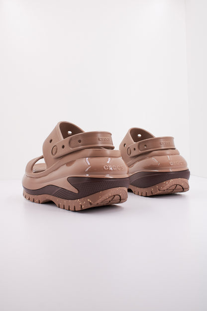 CROCS CLASSIC MEGA CRUSH S en color LATTE  (3)