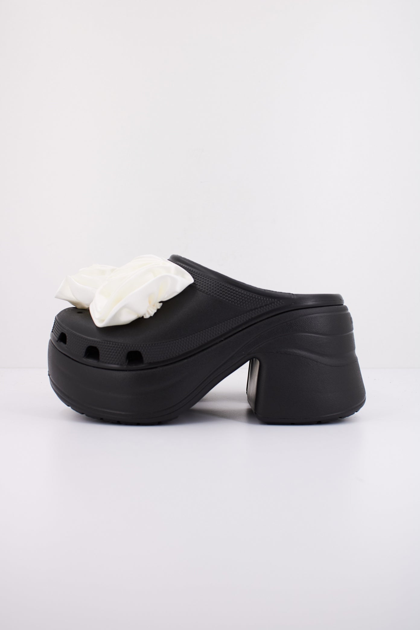 CROCS  SIREN ROSETTE CLOG  en color BLACK  (1)