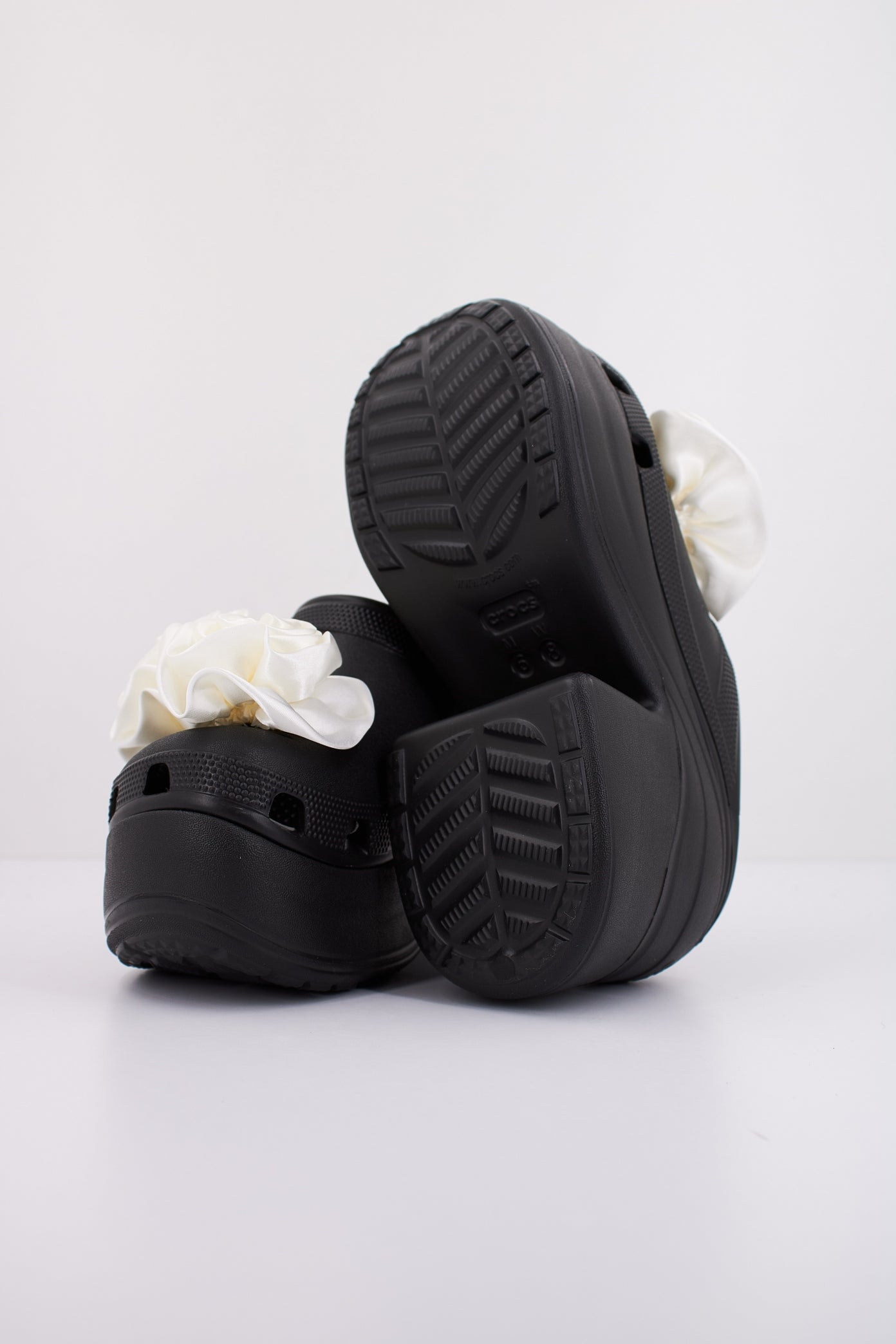 CROCS  SIREN ROSETTE CLOG  en color BLACK  (5)