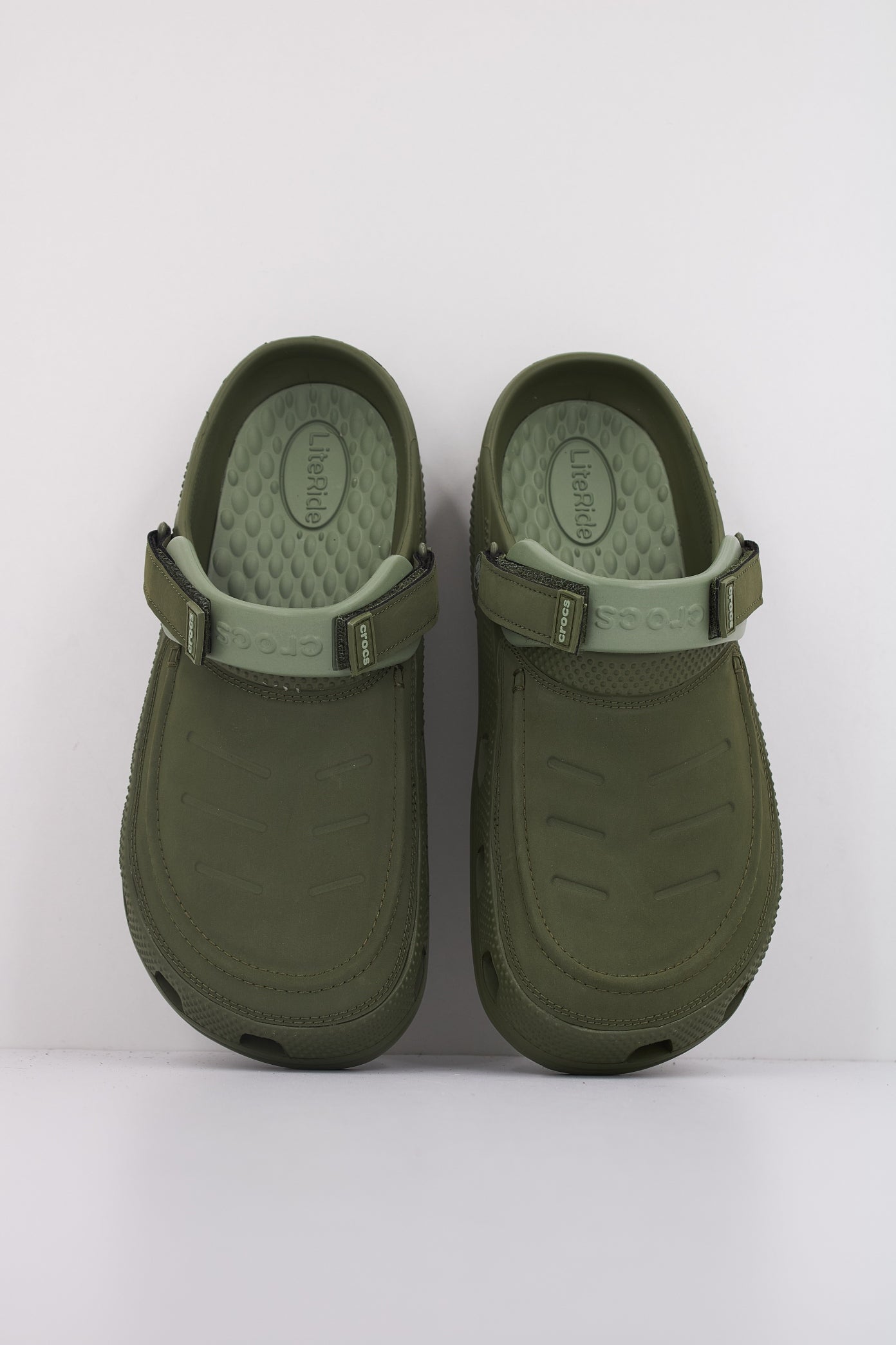 CROCS YUKON VISTA II LR CL en color RMYGRN  (3)