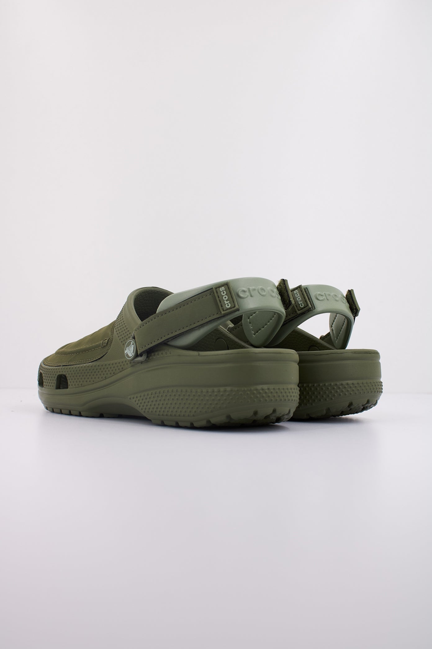 CROCS YUKON VISTA II LR CL en color RMYGRN  (4)