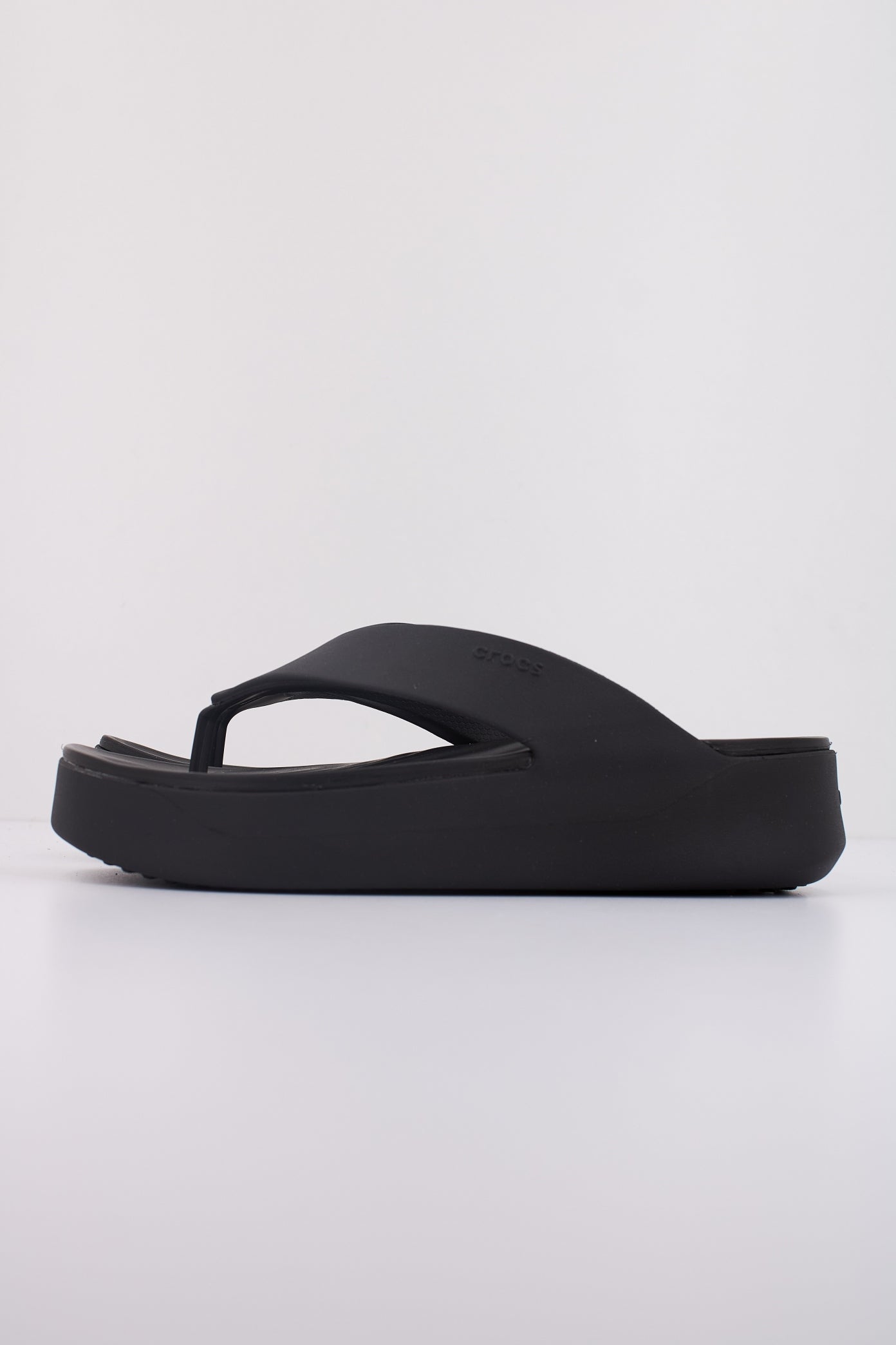 CROCS GETAWAY PLATFORM FLI en color BLACK  (1)