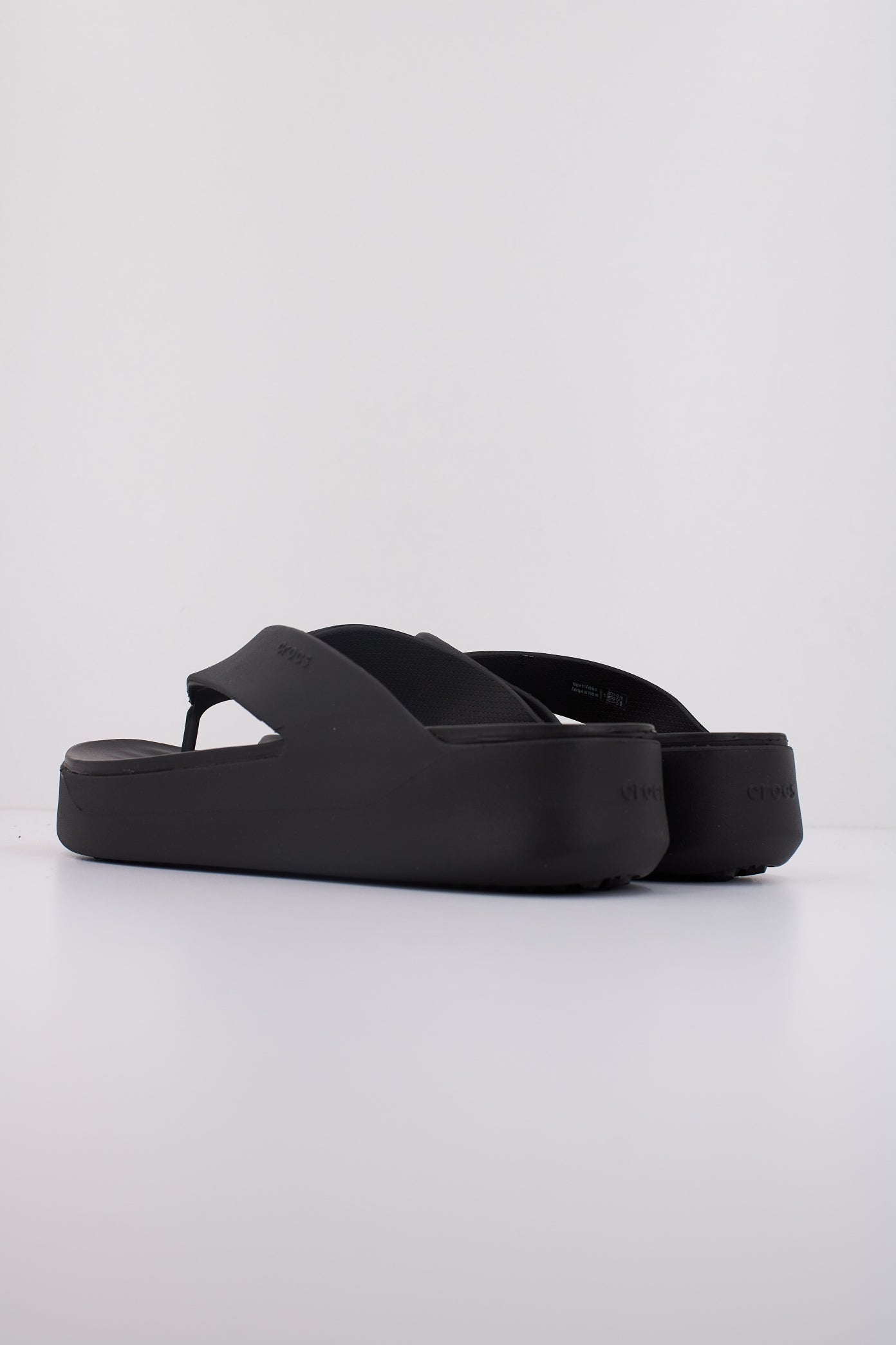 CROCS GETAWAY PLATFORM FLI en color BLACK  (4)