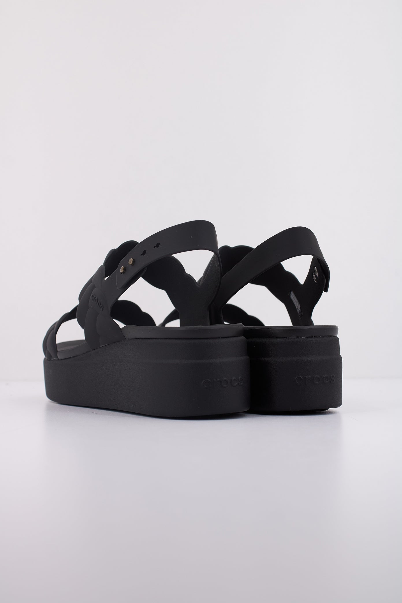 CROCS BROOKLYN WOVEN UPPER en color BLACK  (4)