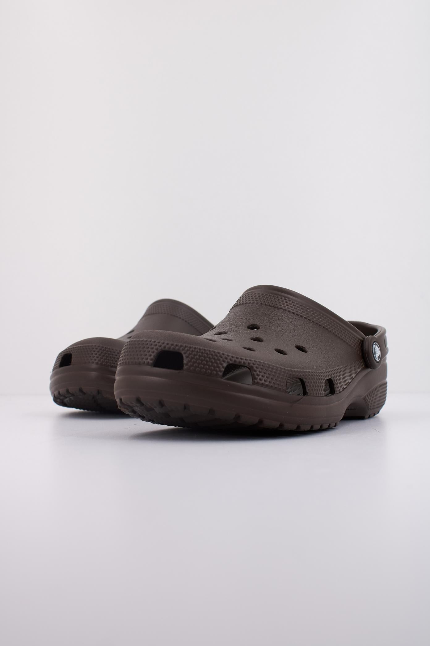 CROCS C CLASSIC U en color COFFEE  (2)