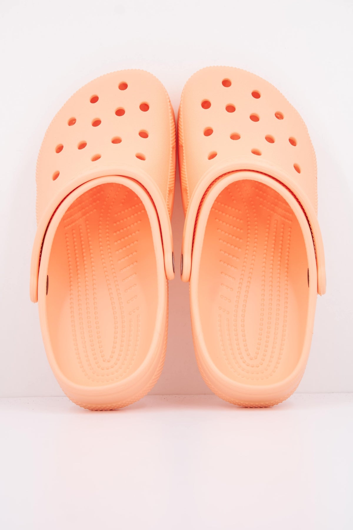 CROCS C CLASSIC U en color SUNSTONE  (3)