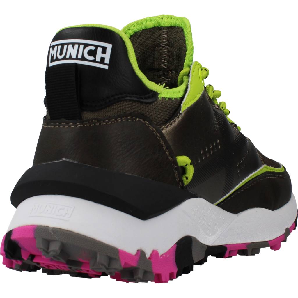 MUNICH  DORO  en color   (3)