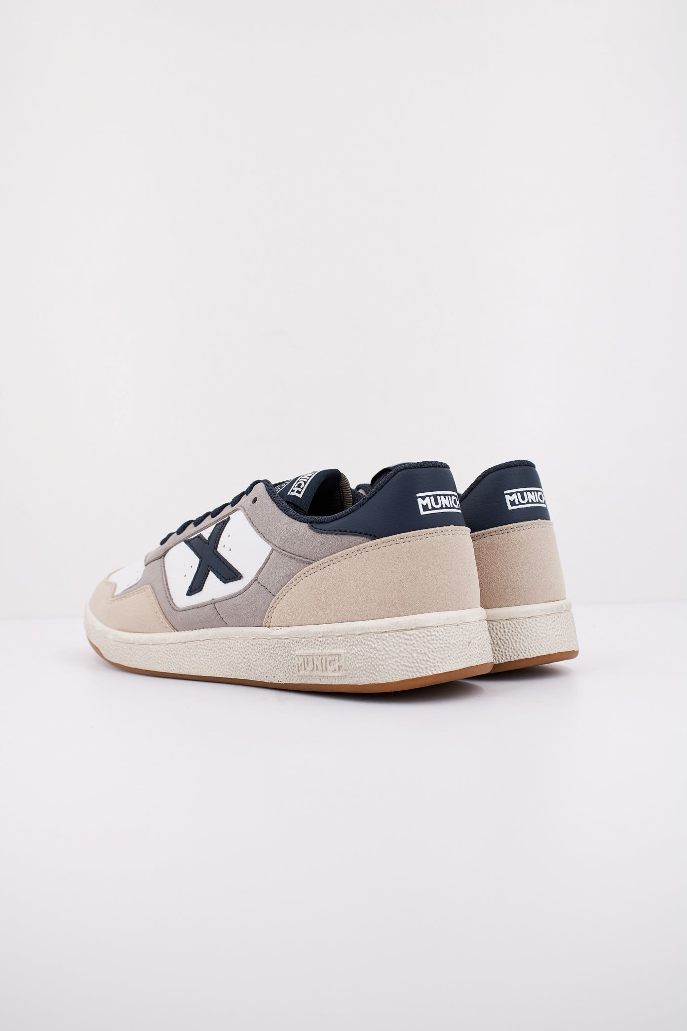 MUNICH ARROW  en color   (4)