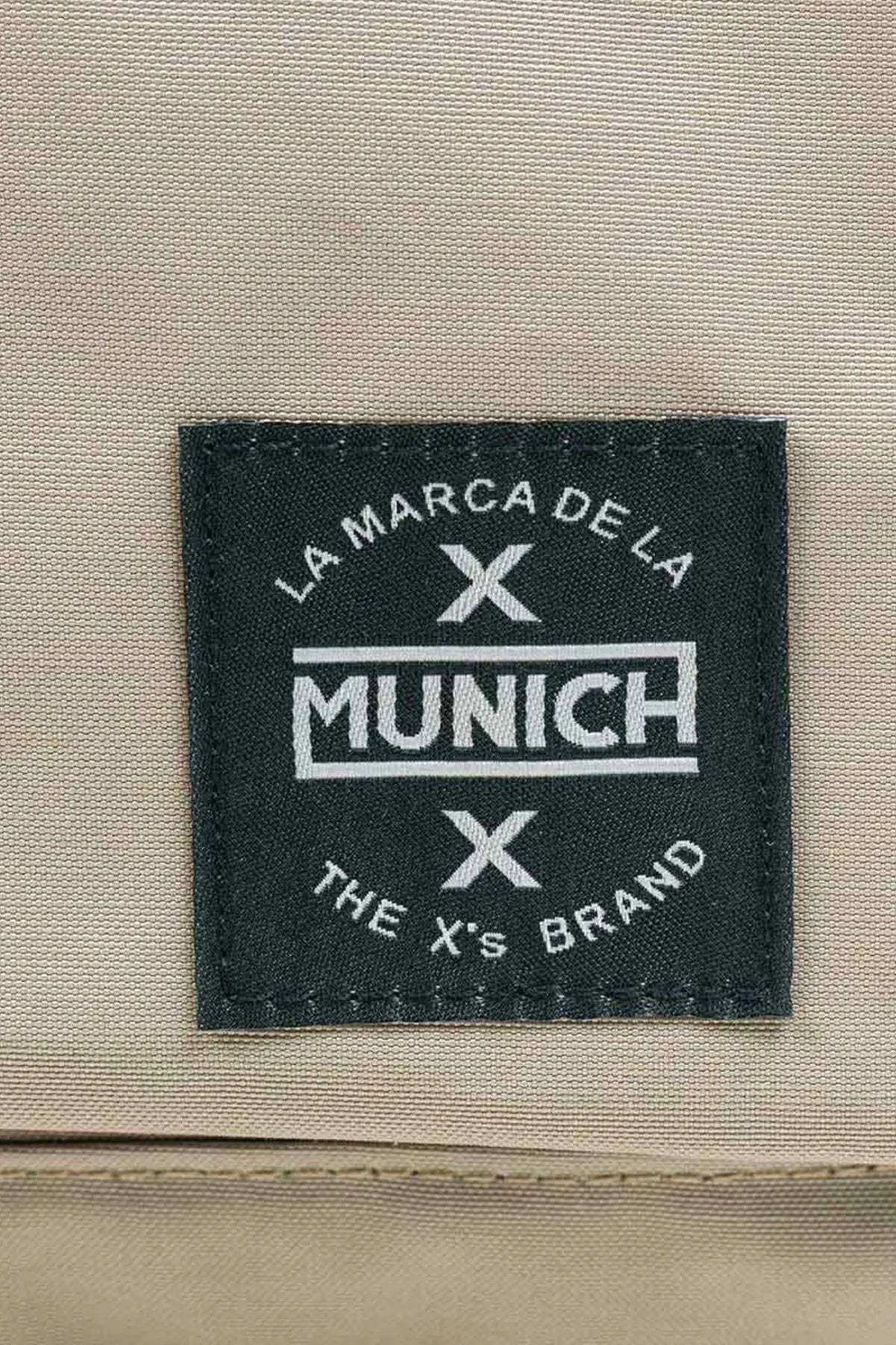 MUNICH BACKPACK COUR MEDIUM en color SAND  (4)