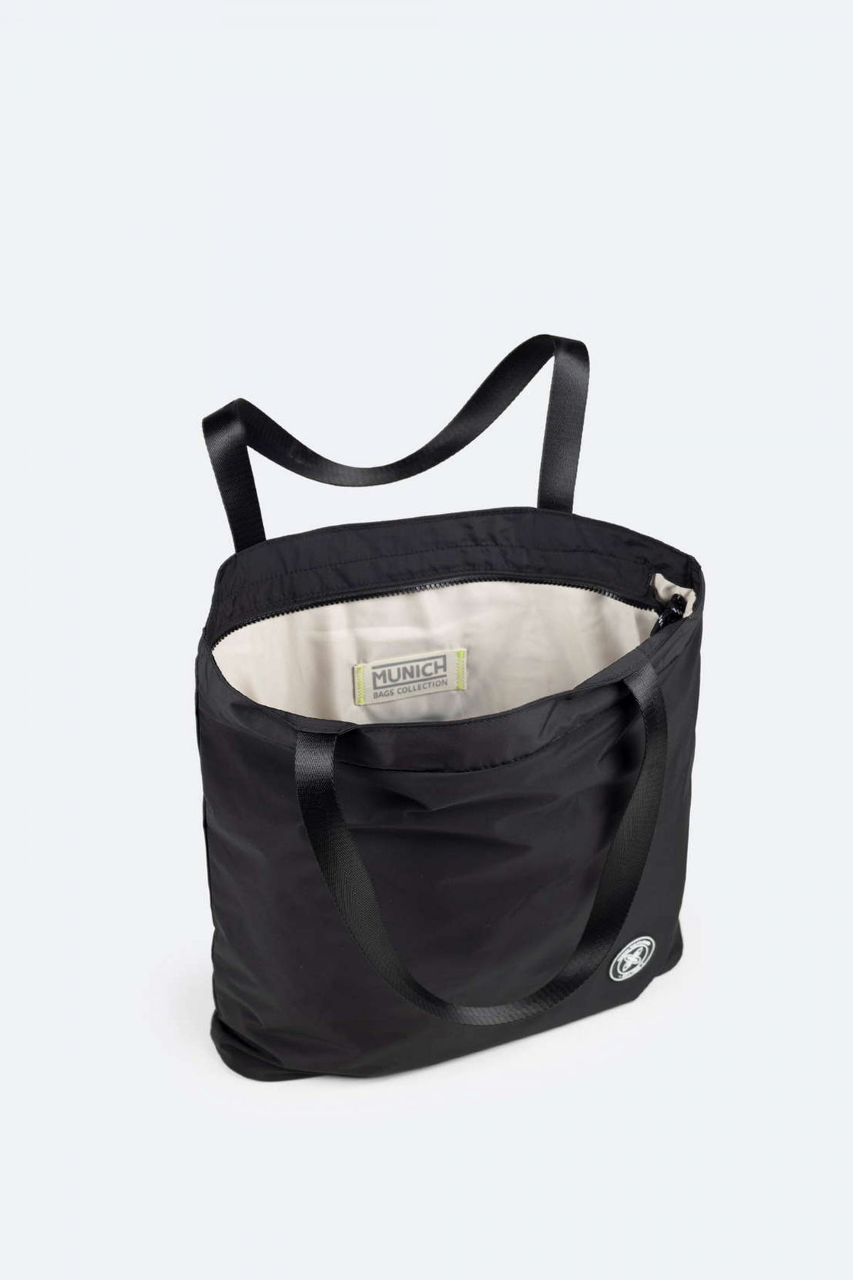 MUNICH SHALLOW TOTE BACKPAC en color BLACK  (3)