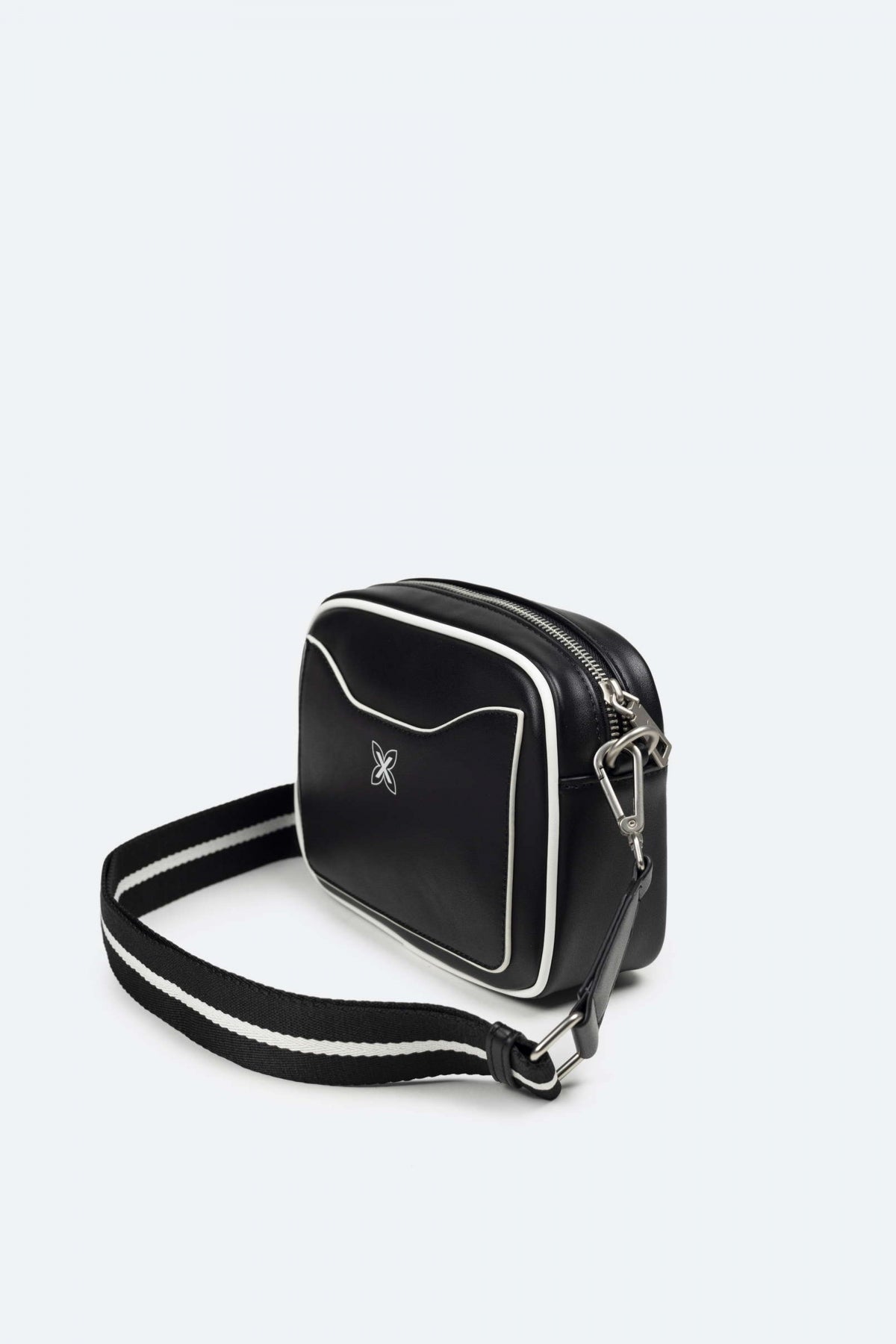MUNICH COURT CROSSBODY CAME en color BLACK  (2)