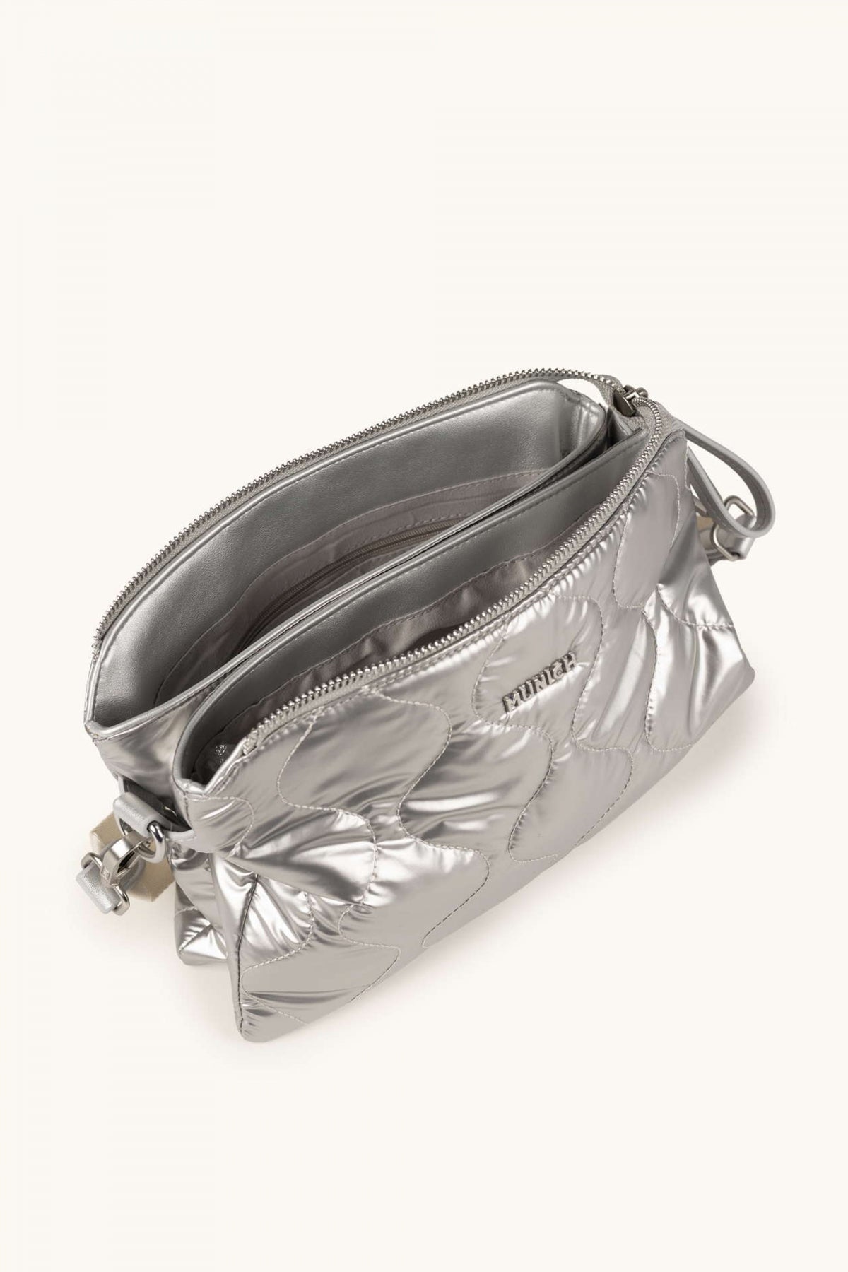 MUNICH CROSSBODY en color SILVER  (3)