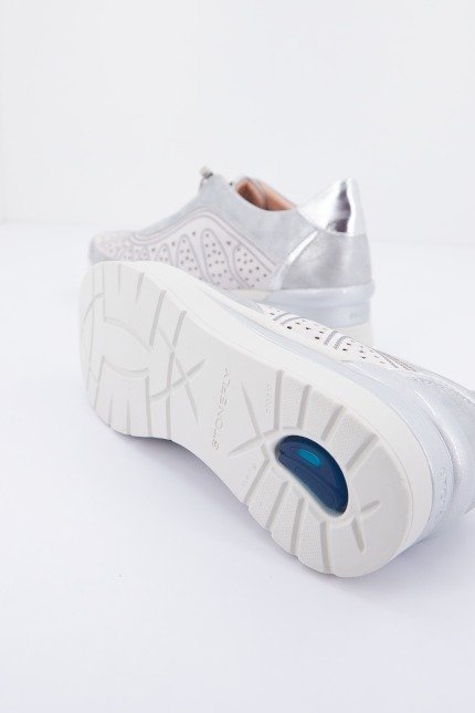 STONEFLY CREAM  SYNT. LAMIN en color   (4)