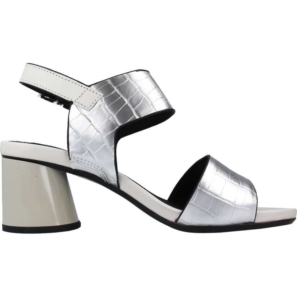 STONEFLY JENNY  S.COCCO EMBO en color   (4)