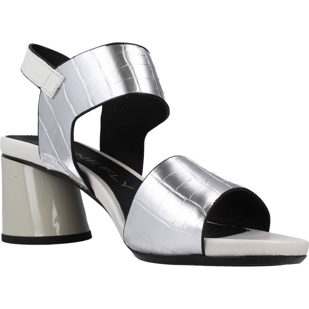 STONEFLY JENNY  S.COCCO EMBO en color   (5)