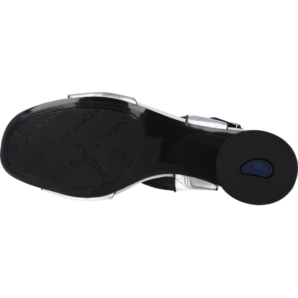 STONEFLY JENNY  S.COCCO EMBO en color   (6)