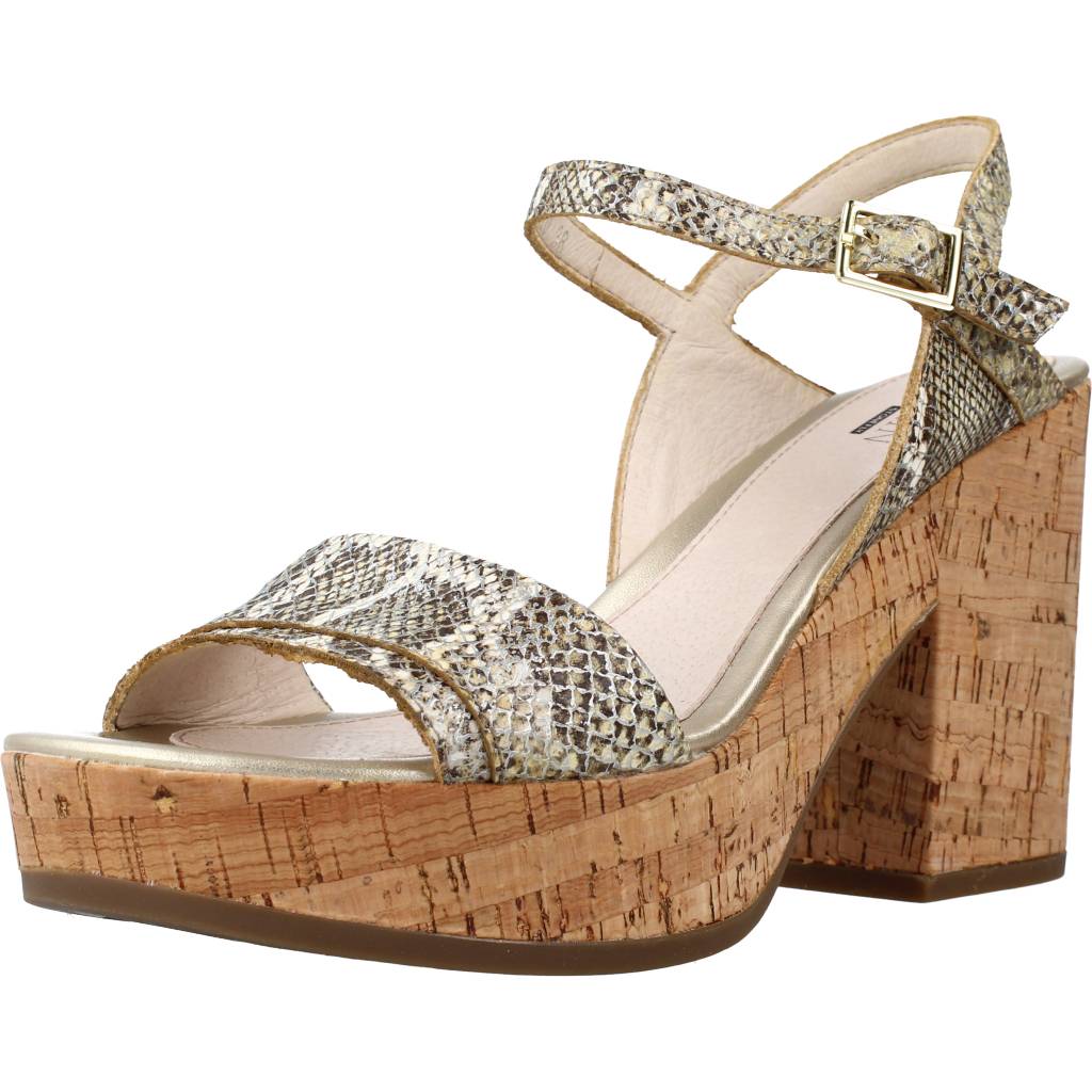 STONEFLY CAROL  ANACONDA en color   (1)