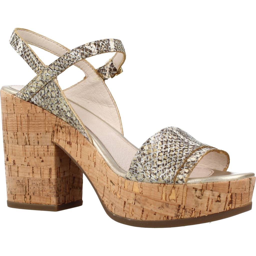 STONEFLY CAROL  ANACONDA en color   (5)