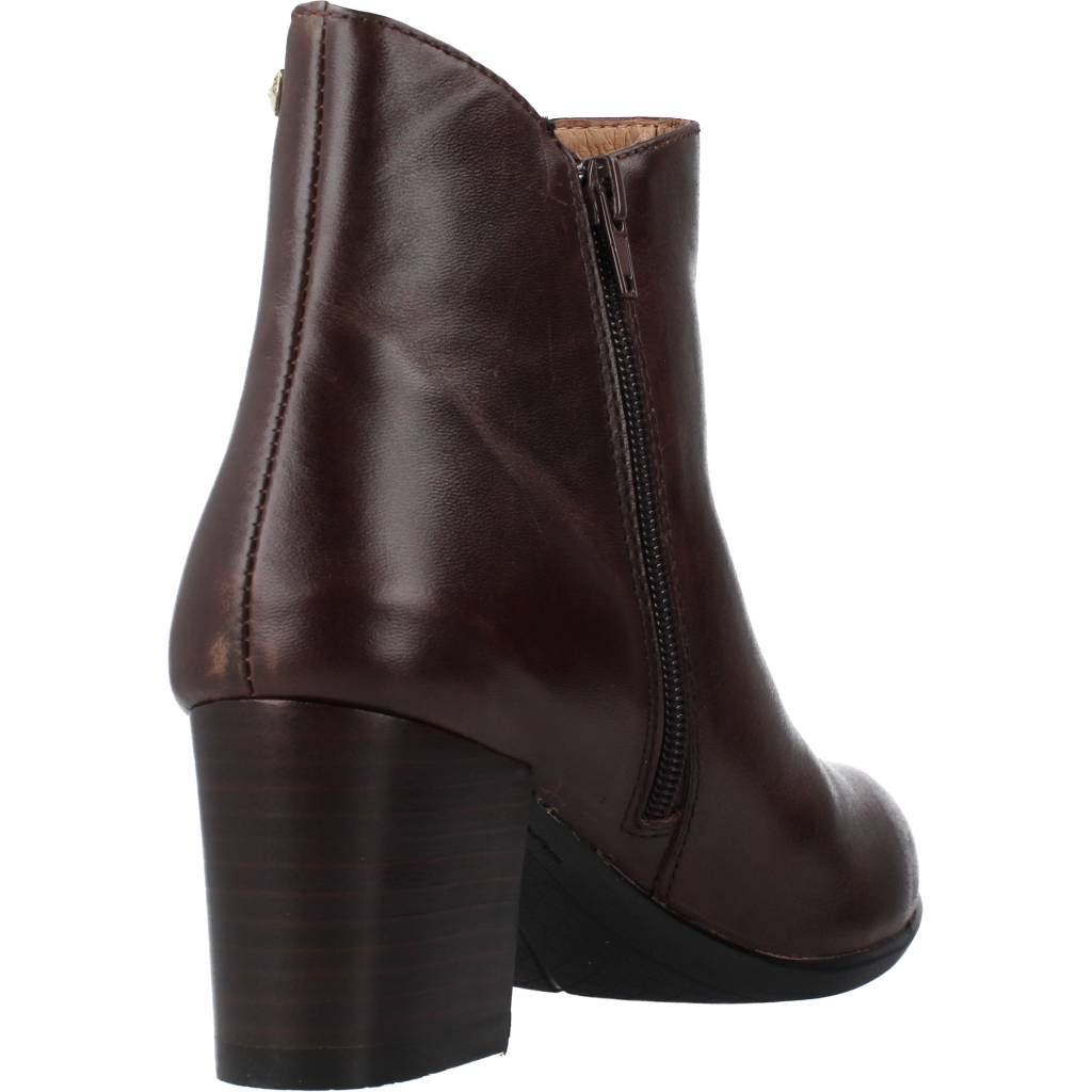 STONEFLY  MOLLY  CALF en color   (3)