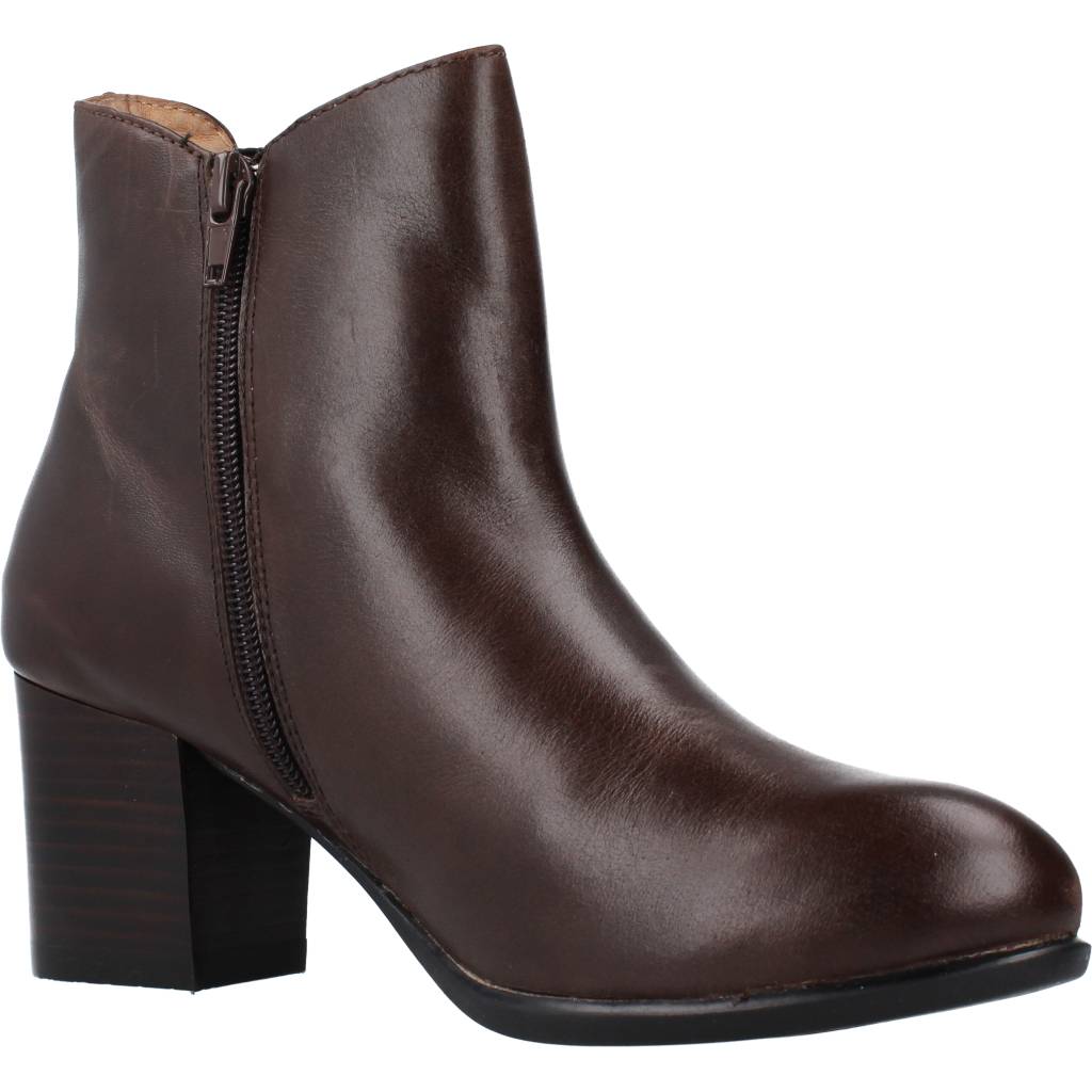 STONEFLY  MOLLY  CALF en color   (5)