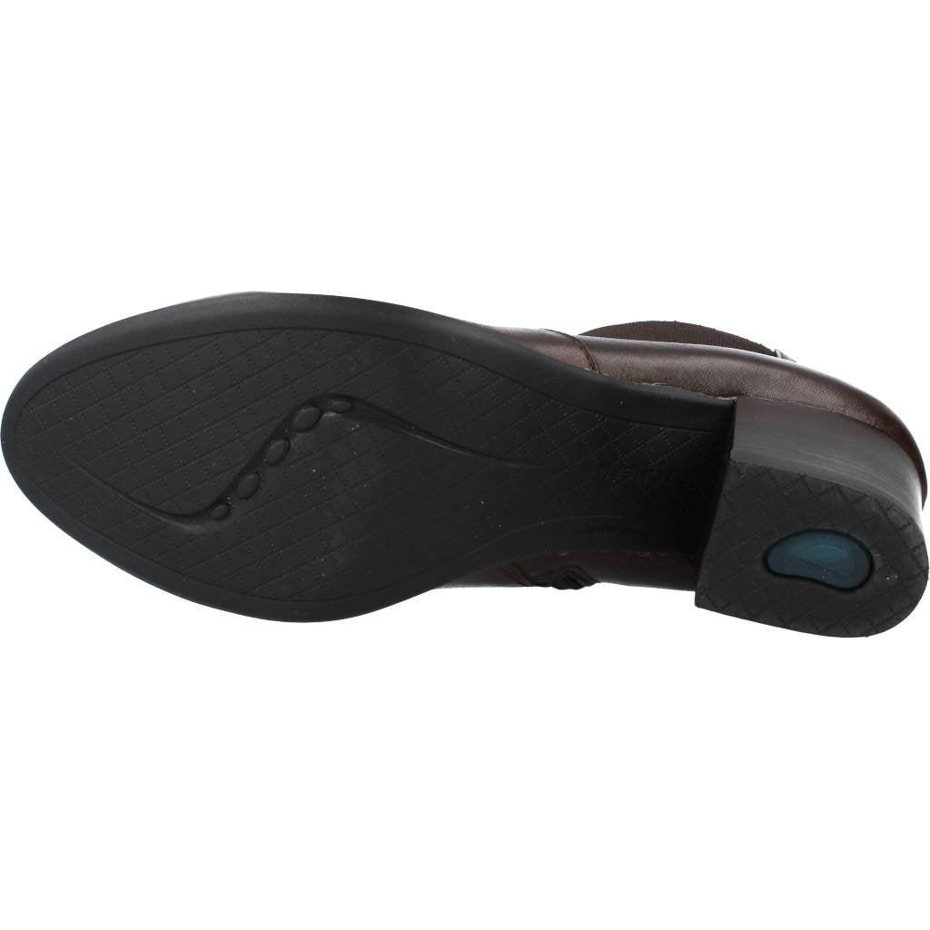 STONEFLY  MOLLY  CALF en color   (6)