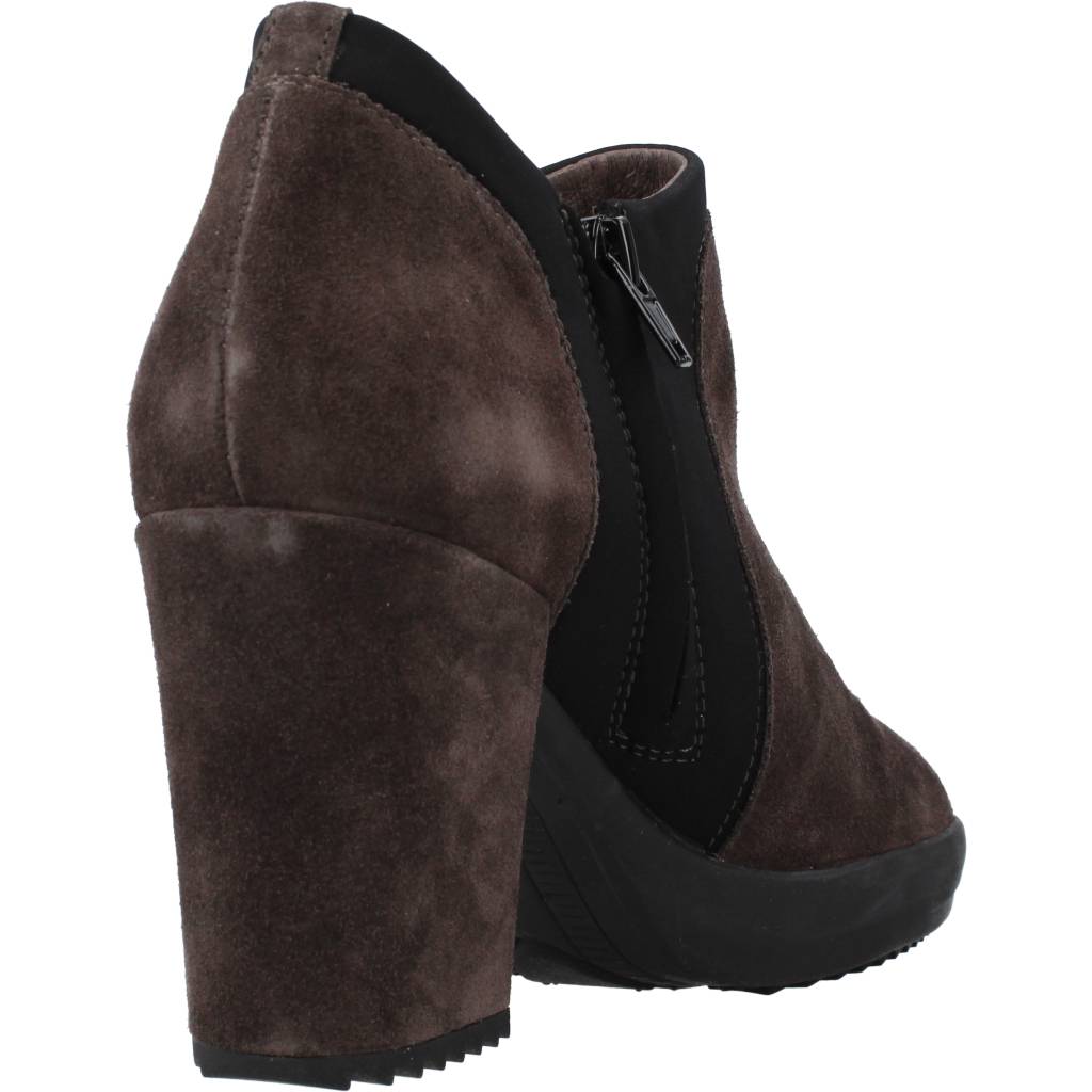 STONEFLY OPRAH  VELOUR en color W  (3)