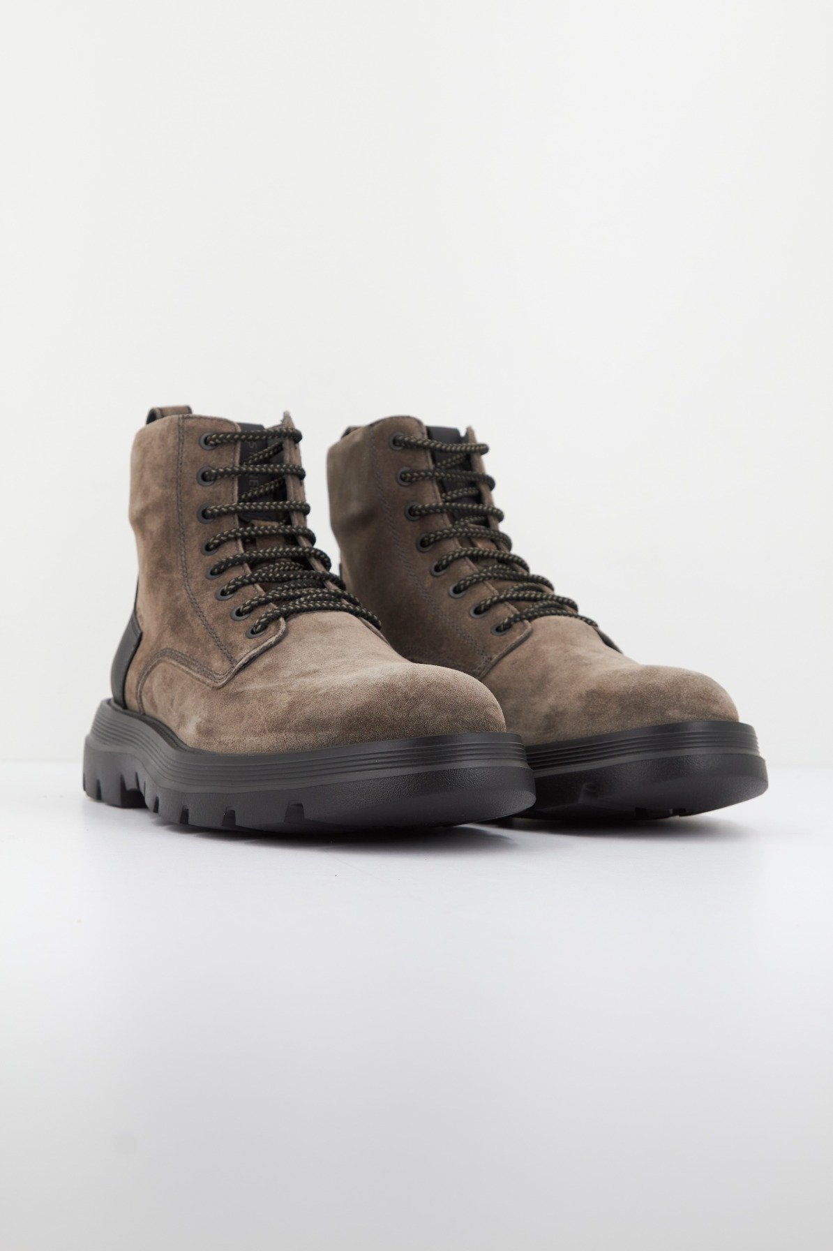 STONEFLY  ATHENA  VELOUR OIL en color M  (2)