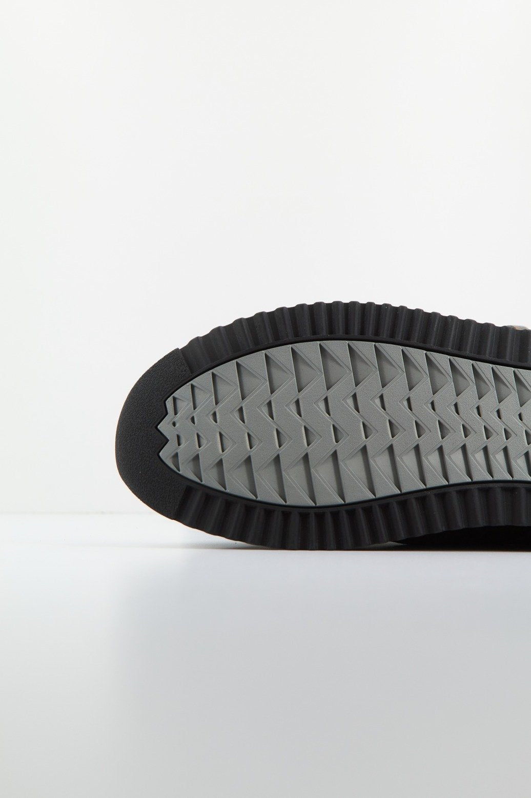 STONEFLY FLY  VELOUR/GOAT/TE en color BE  (4)