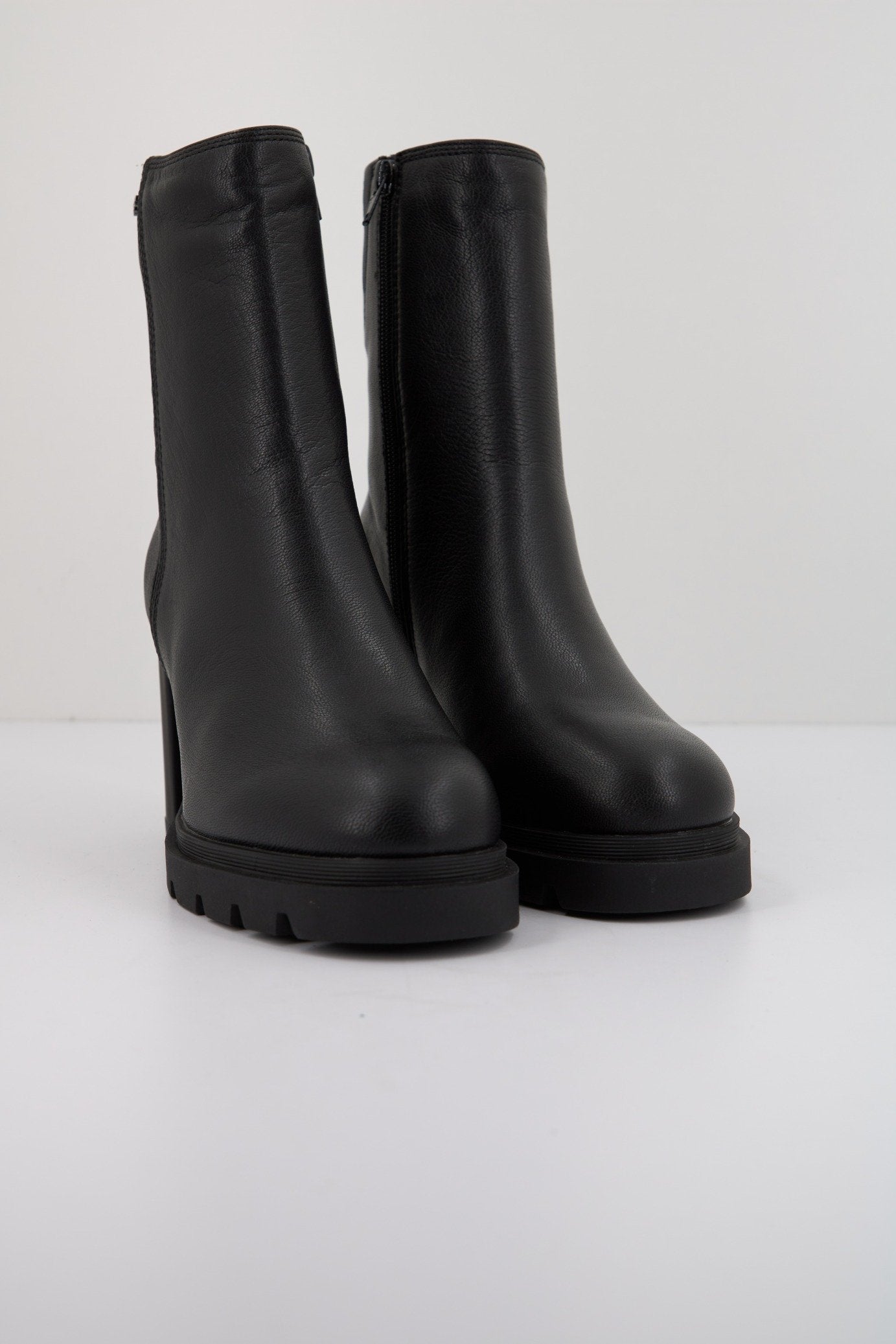 STONEFLY OXA  GOAT LTH en color   (2)