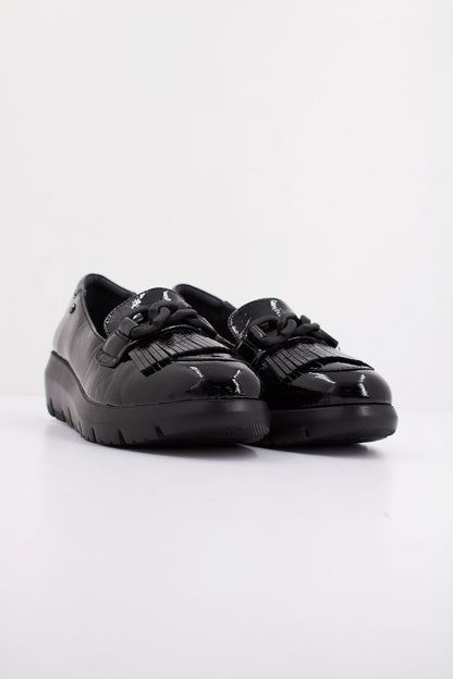 STONEFLY PLUME  PATENT LTH en color   (2)