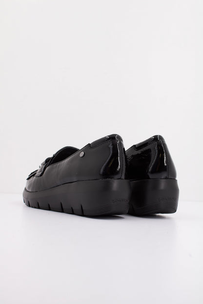 STONEFLY PLUME  PATENT LTH en color   (4)