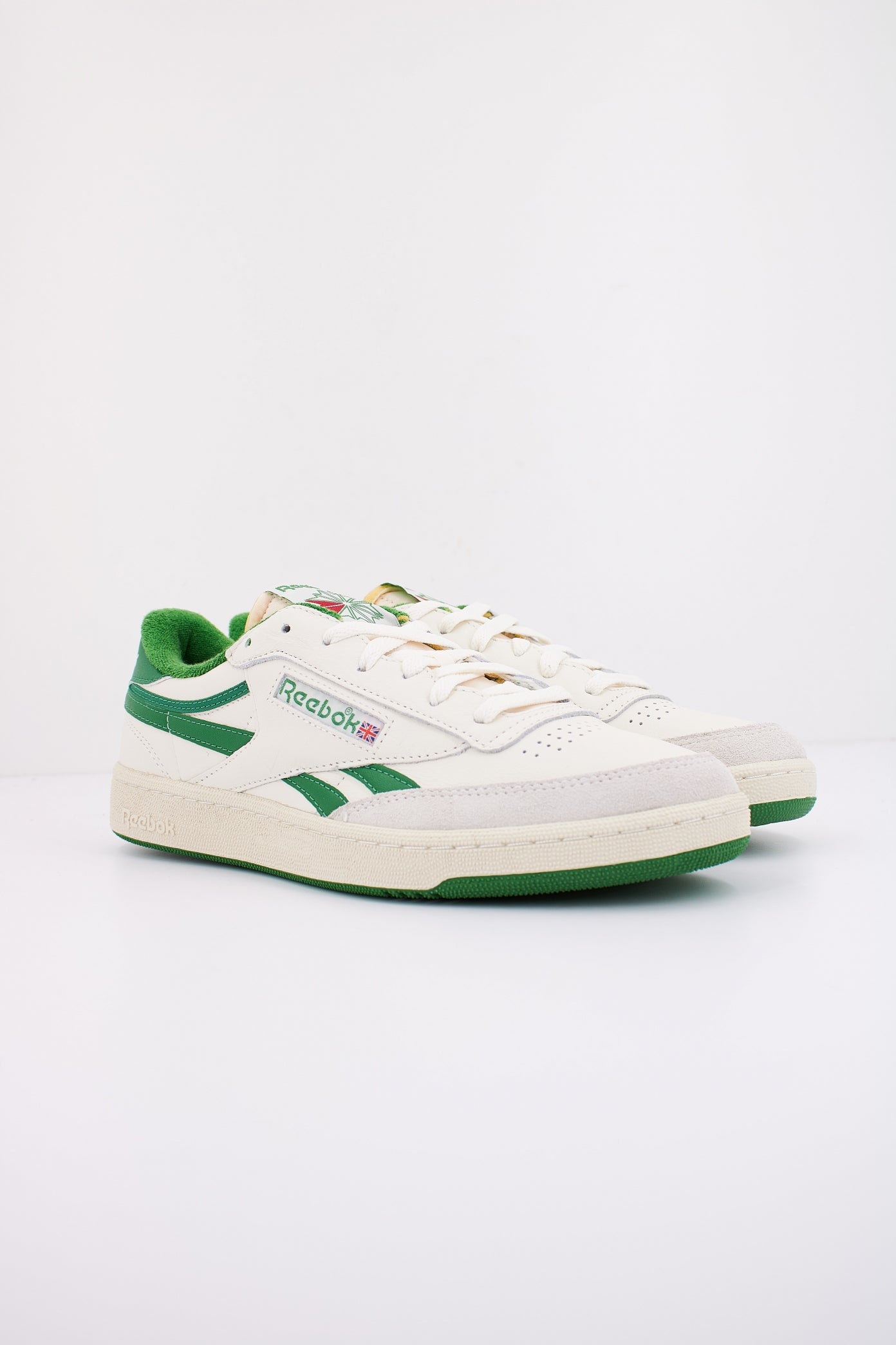 REEBOK CLUB C REVENGE VINTA en color CHALK  (2)