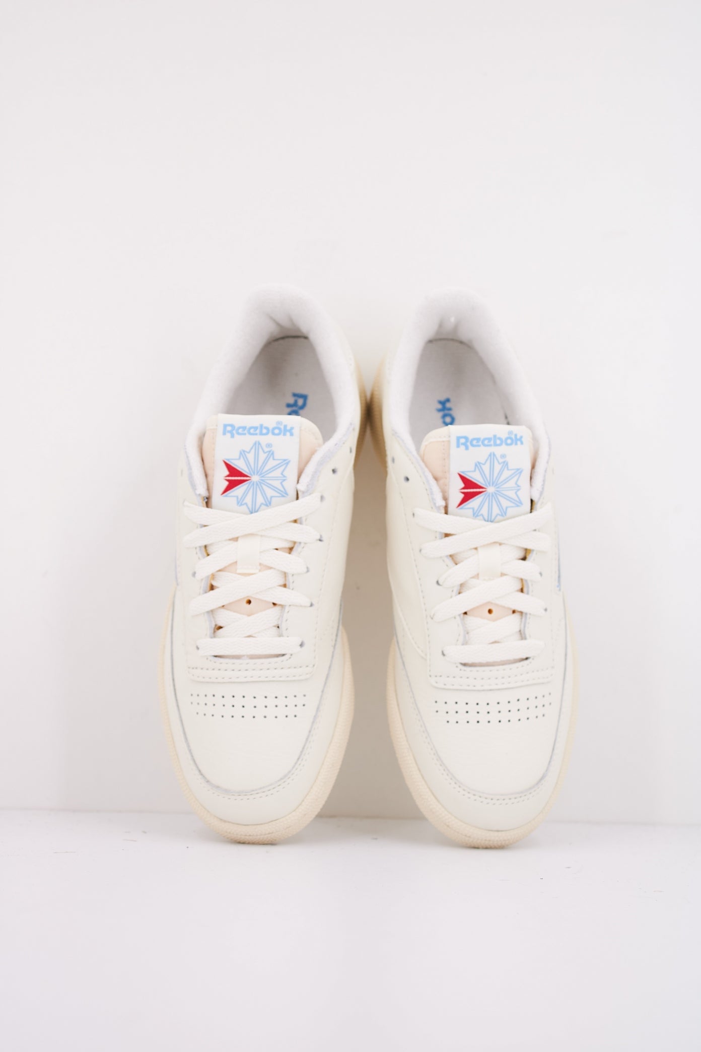 REEBOK CLUB C  VINTAGE en color CHALK  (3)