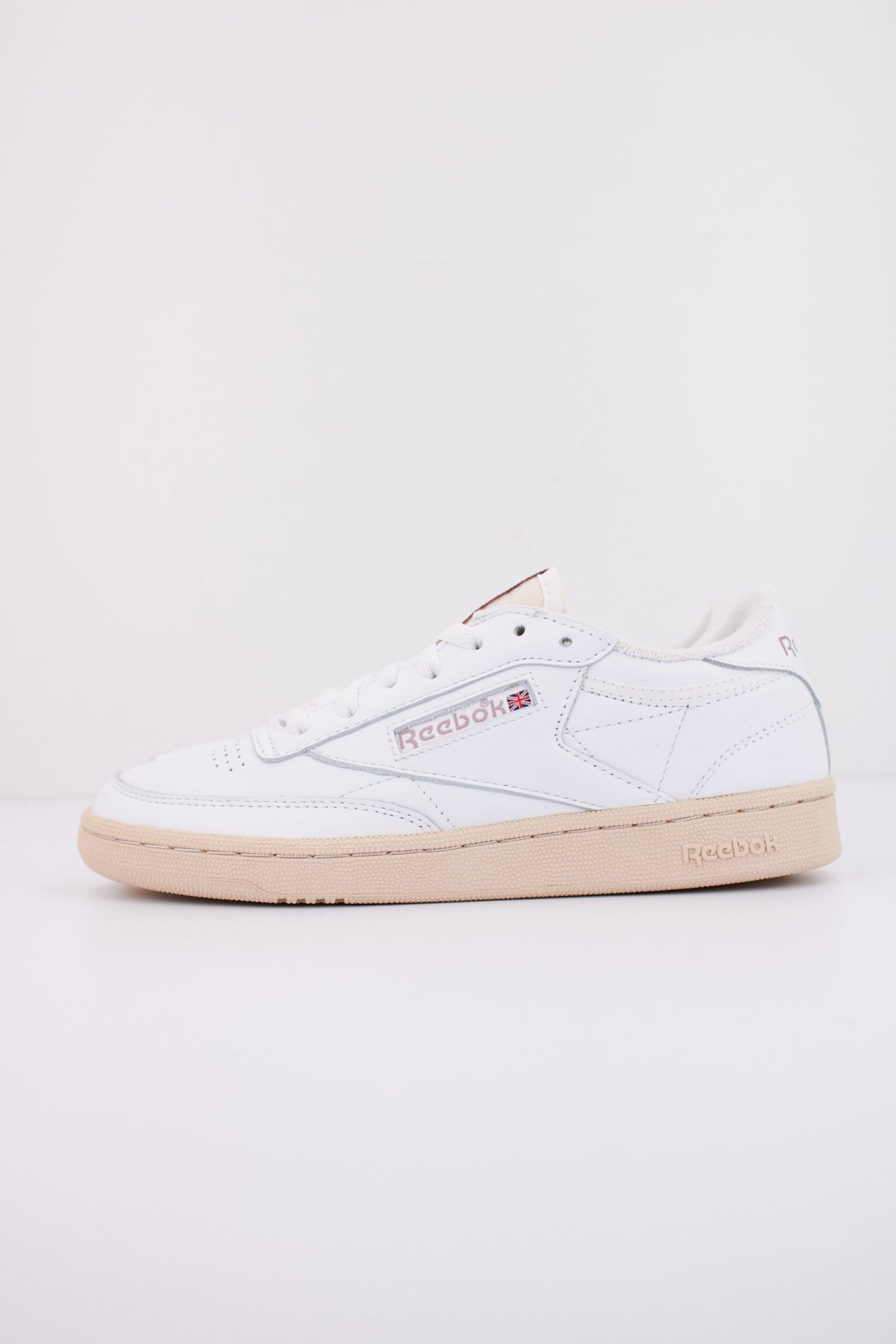 REEBOK CLUB C  VINTAGE en color FTWWHT  (1)