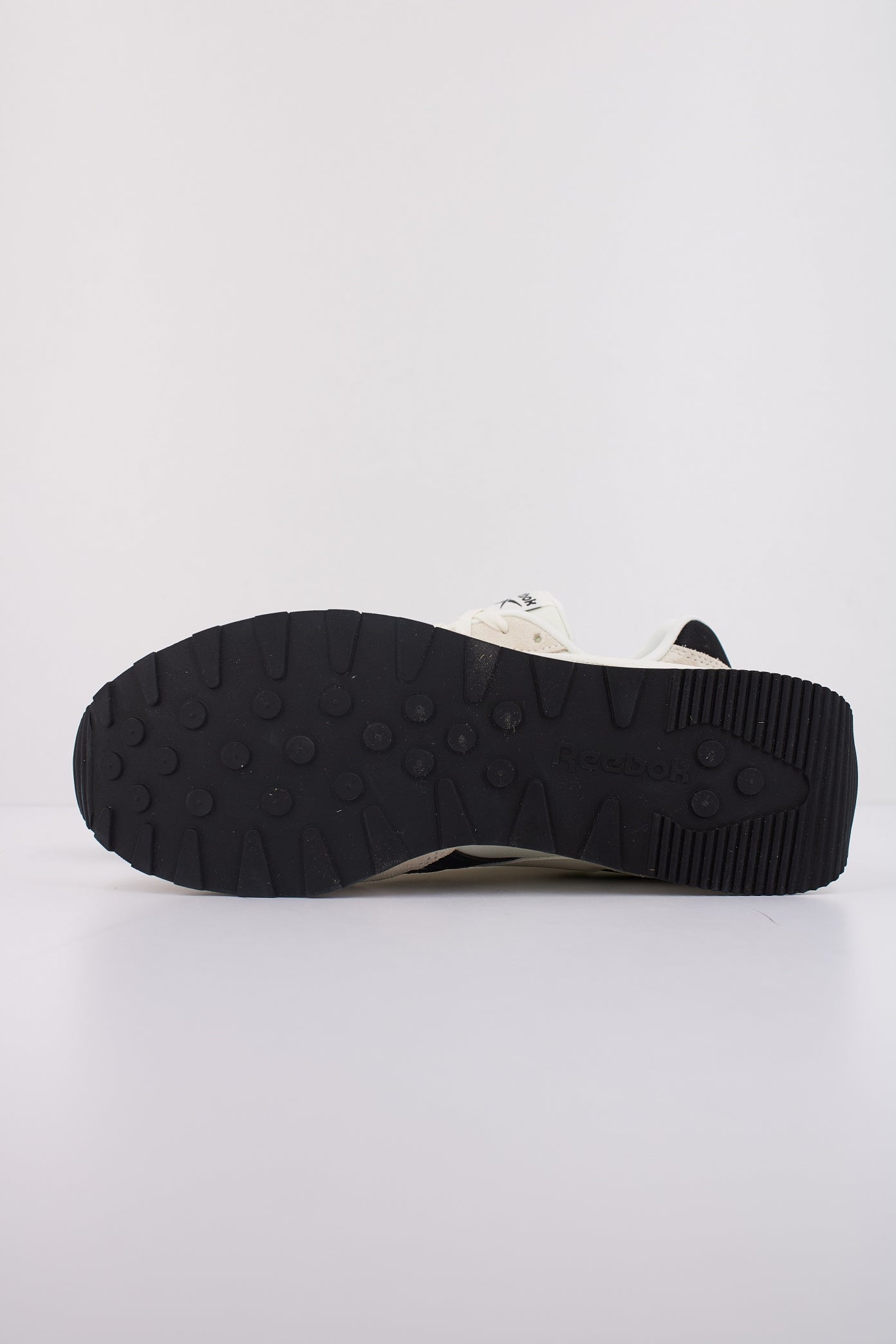 REEBOK GLIDE LOW en color WSDBLK  (5)