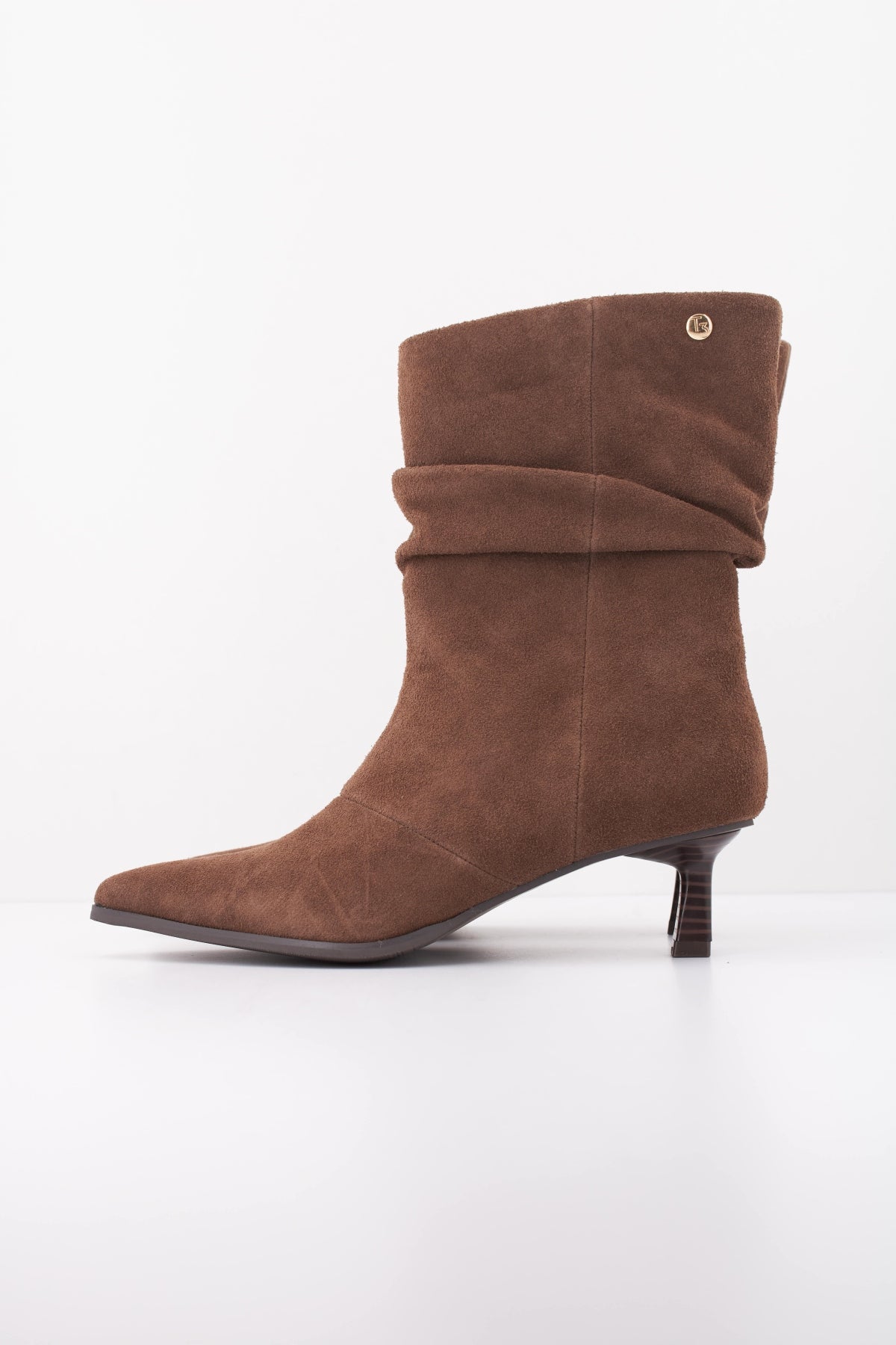 TOP BOTA CORTA ARRUGADA en color TAUPE  (1)